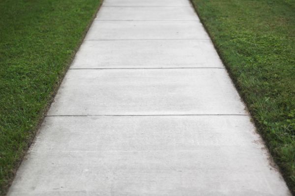 Cost of Concrete Walkway Replacement in Sacramento
